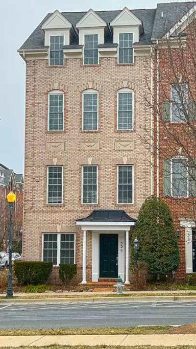 Main picture of 525 Cedar Spring St