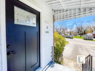 Main picture of 4652 Lamar Ave