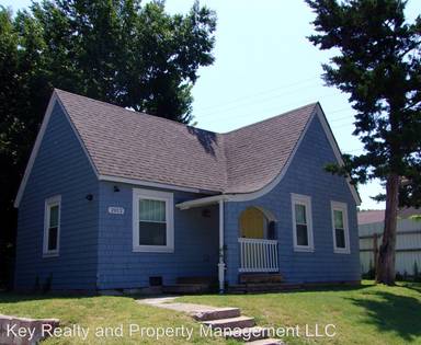 Main picture of 2012 N Cross Ave