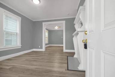 Main picture of 320 Stanaford Pl