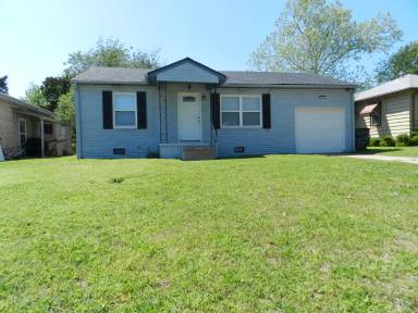 Main picture of 2704 NW 26th St