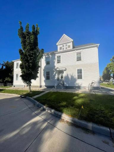 Main picture of 1330 N 12th St