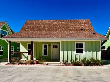 Main picture of 333 Guadalupe St