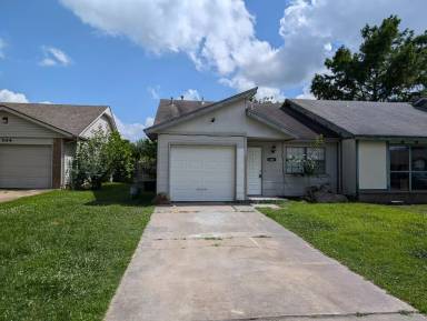 Main picture of 688 E 142nd St