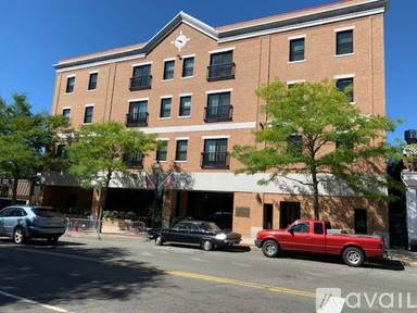 Main picture of 411 Main St