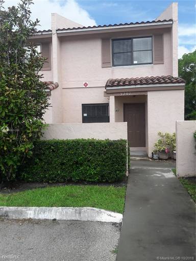Main picture of 3207 NW 85th Ave