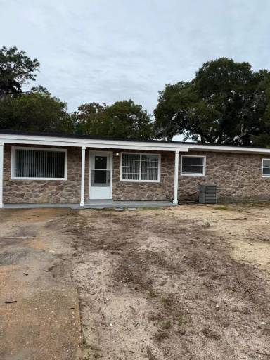 Main picture of 608 Manchester Rd