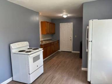 Main picture of 2 Parkin Ave