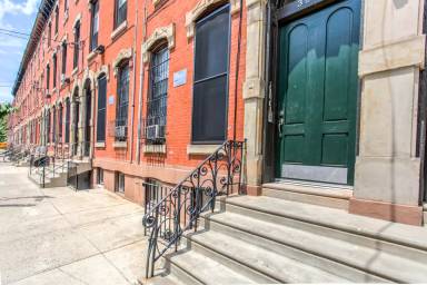 Main picture of 3919 Pine St