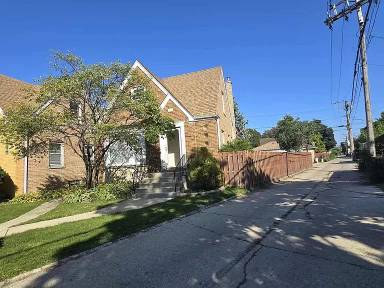 Main picture of 5015 N Monitor Ave