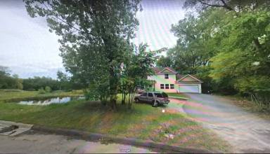 Main picture of 200 Larpenteur Ave E