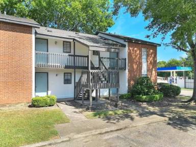 Main picture of Greenbriar Apartments