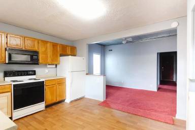 Main picture of 2405 W Jackson St