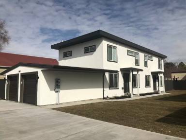 Main picture of 6561 S 700 W