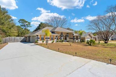 Main picture of 2440 Sunrise Dr