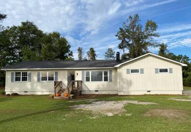 Main picture of 187 N NC 241 Hwy