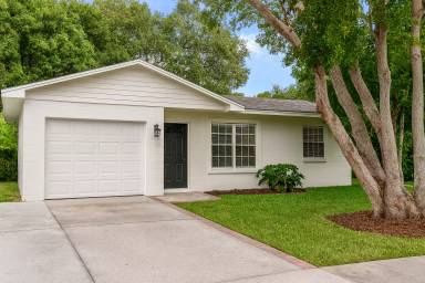 Main picture of 180 2nd St SW