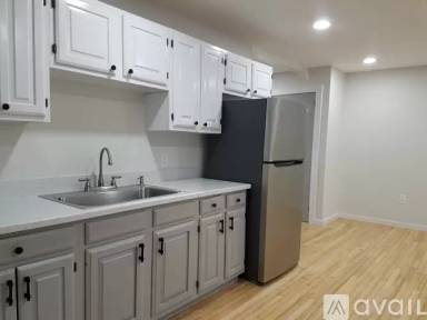 Main picture of 2890 Main St