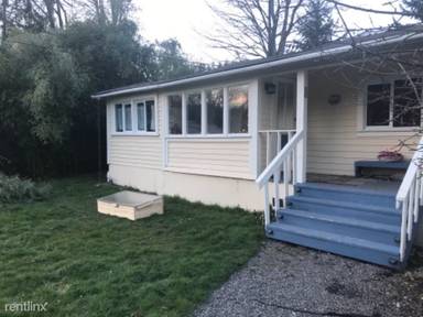 Main picture of 6692 NE Cedar St