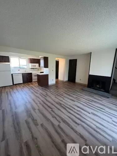 Main picture of 815 W Bellwood Dr