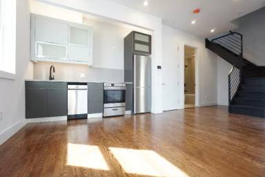 Main picture of 141 Metropolitan Ave