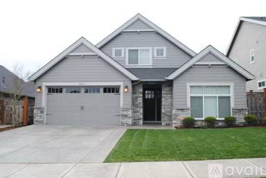 Main picture of 3874 Rogue Ave S