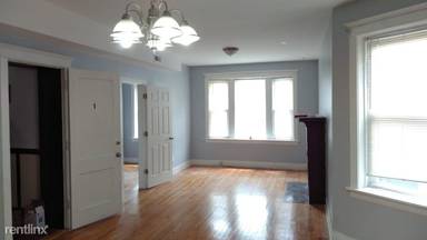 Main picture of 4816 W Belden St