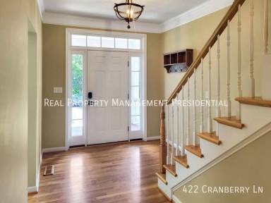 Main picture of 422 Cranberry Ln