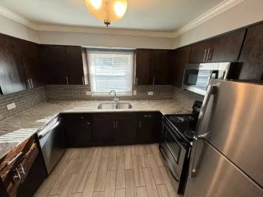 Main picture of 9609 S Keeler Ave