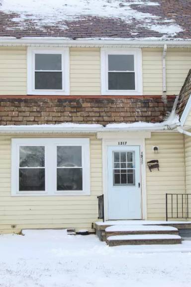 Main picture of 1305 N Danley Sq