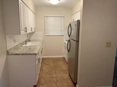 Main picture of 1610 Shirley Ct