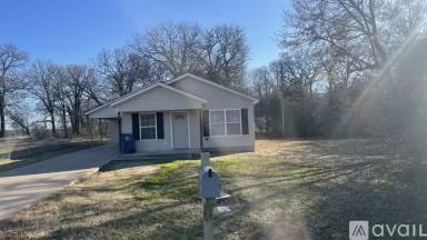 Main picture of 103 Commodore Dr