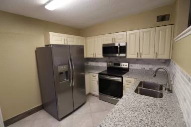 Main picture of 4040 Flamingo Dr