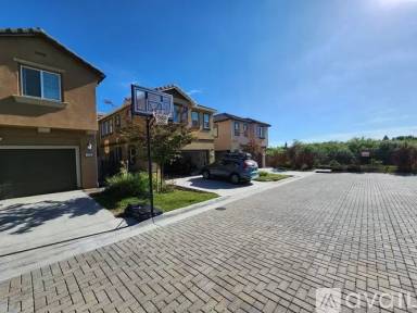 Main picture of 252 Saratoga Ct