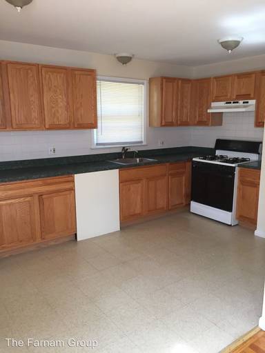 Main picture of 365 Circular Ave