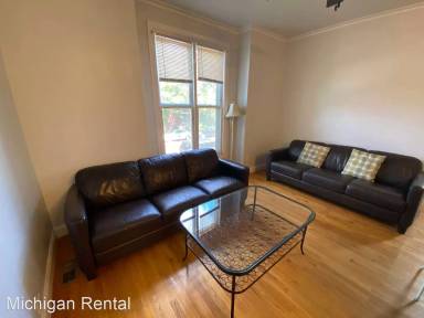 Main picture of 515 N Division St