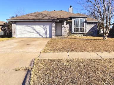 Main picture of 3404 Christie Dr