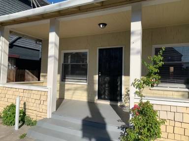 Main picture of 826 Athens Ave