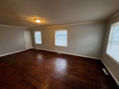 Main picture of 4519 Lister Ave
