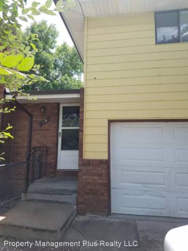Main picture of 2446 Meadow St
