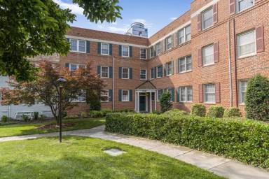 Main picture of 2242 Washington Ave