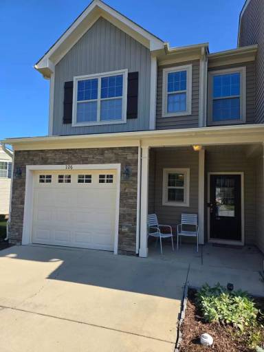 Main picture of 226 Beaconwood Ln
