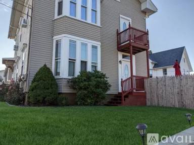 Main picture of 42 Abbott St
