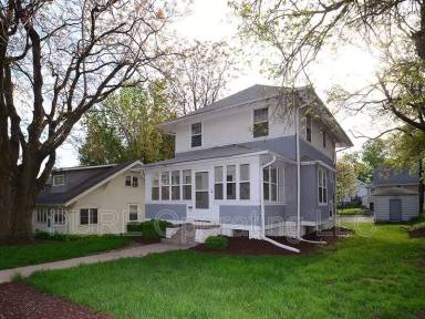 Main picture of 605 N 48th St