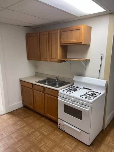 Main picture of 60 W Clinton St