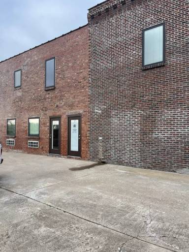 Main picture of 123 E Pine Ave