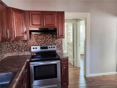 Main picture of 405 Franklin Ave
