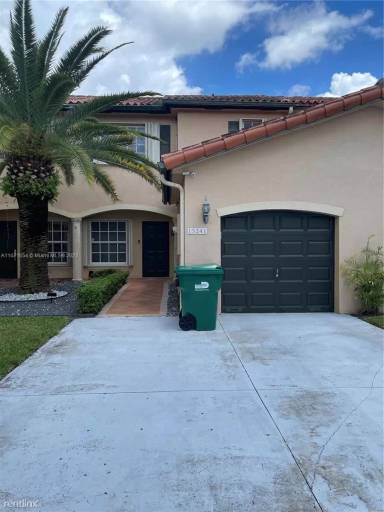 Main picture of 15241 SW 37th Ter
