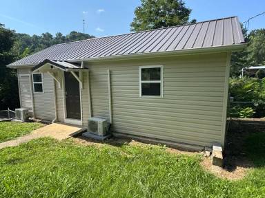 Main picture of 141 Massey St