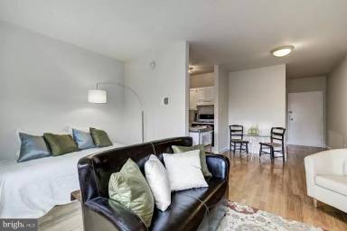 Main picture of Cleveland Terrace Condominium